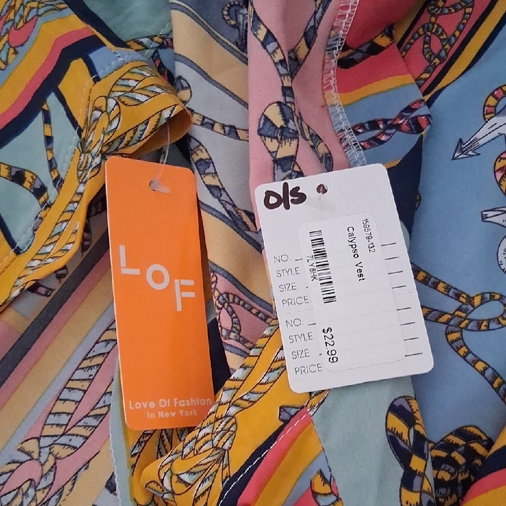 Colorful Geometric Patterned Blouse - Picture 4 of 4